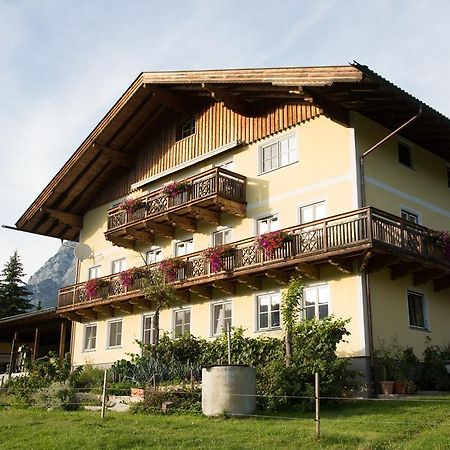 Bio-Bauernhof Einberghof Apartment Пфарверфен Екстериор снимка
