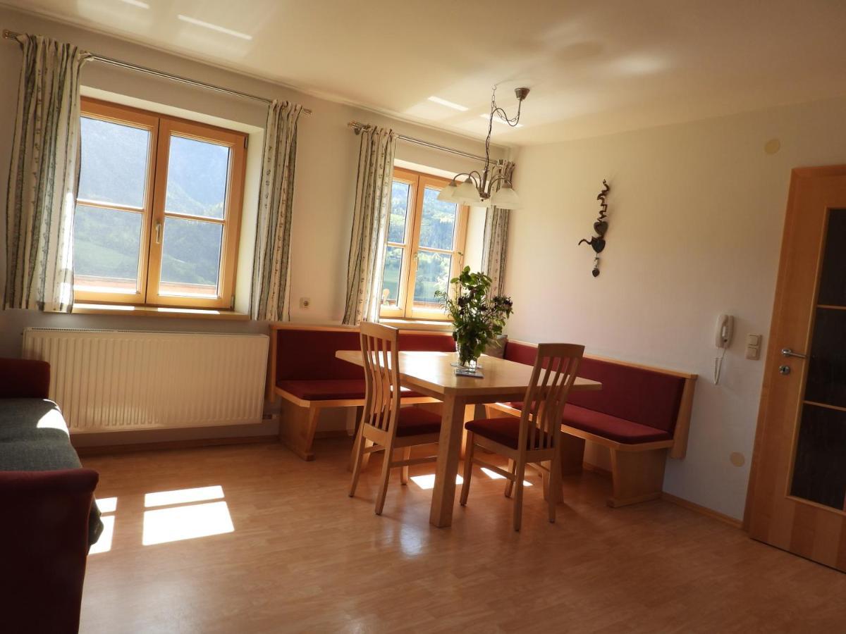 Bio-Bauernhof Einberghof Apartment Пфарверфен Екстериор снимка