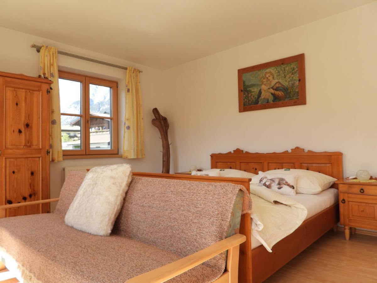 Bio-Bauernhof Einberghof Apartment Пфарверфен Екстериор снимка